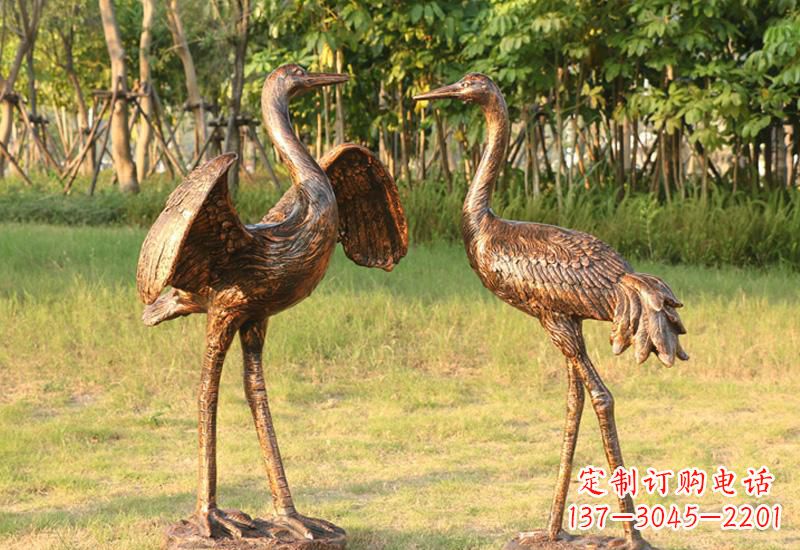 信阳展翅仙鹤铜雕