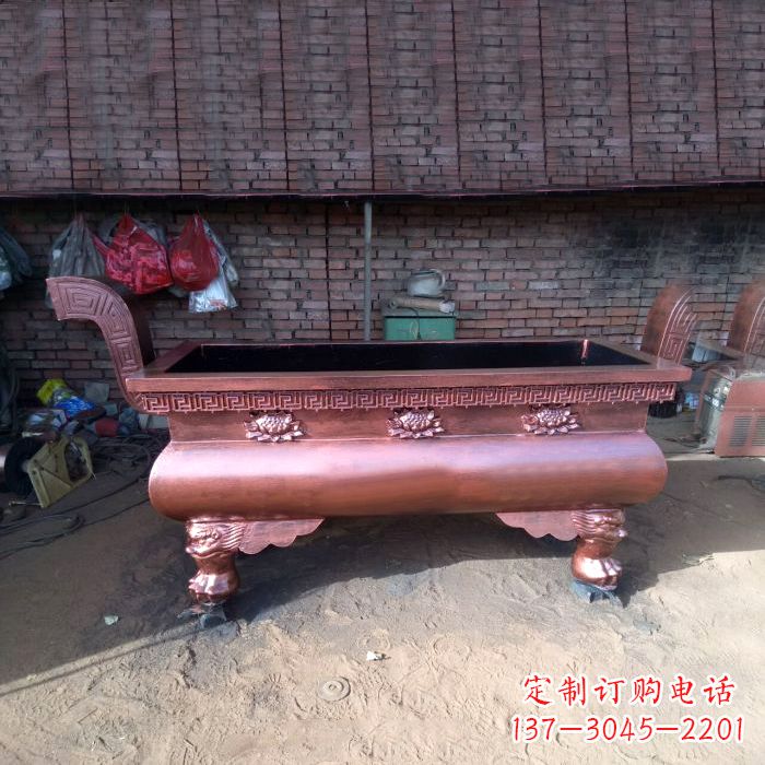 信阳长方形铜香炉