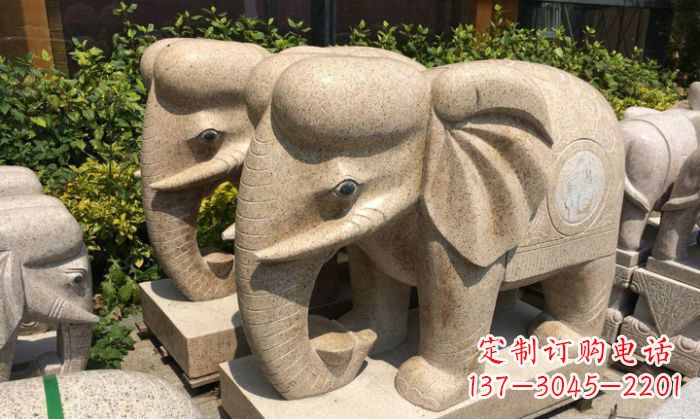 信阳招财进宝砂岩大象石雕