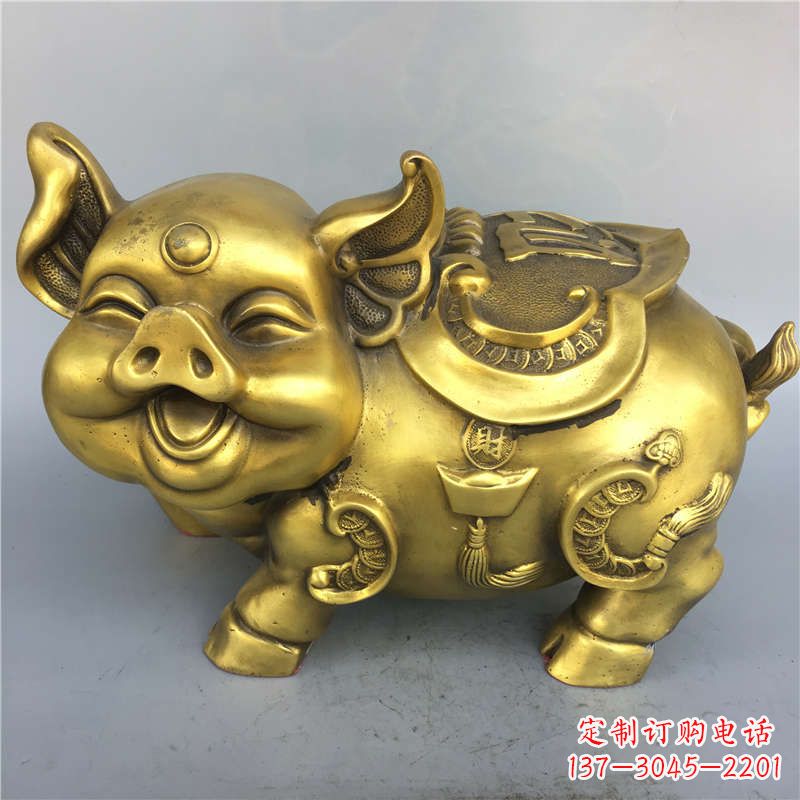 信阳招财卡通猪铜雕-企业商场美陈动物生肖风水雕塑摆件