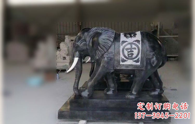 信阳中国黑石材大象雕塑