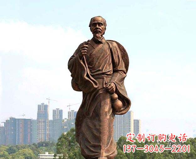 信阳中华古代名医华佗铜雕像