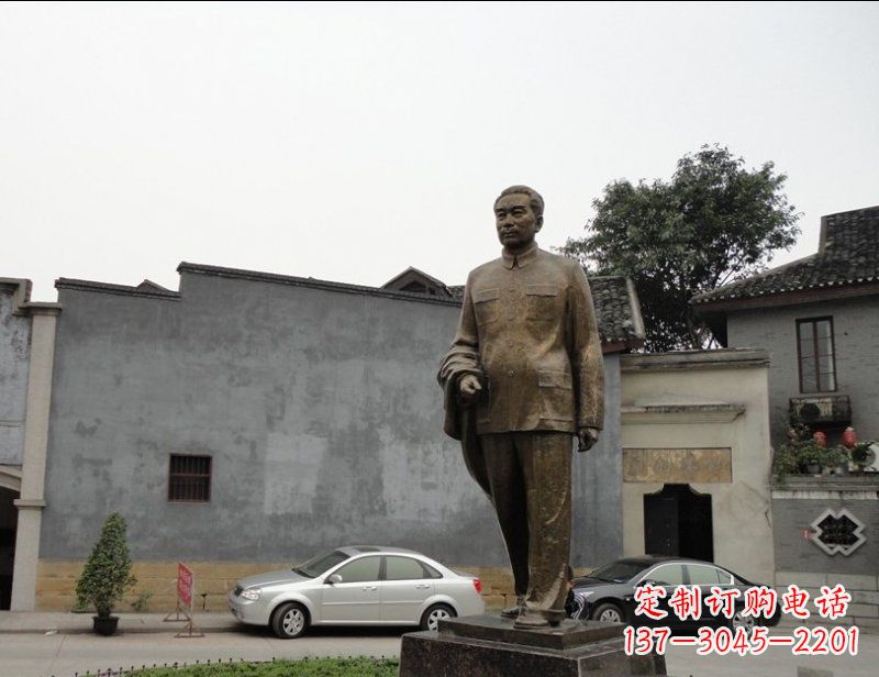 信阳周恩来广场伟人铜雕
