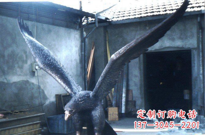 信阳铸铜老鹰企业动物铜雕