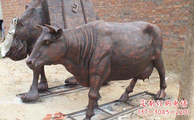 信阳铸铜奶牛公园动物铜雕