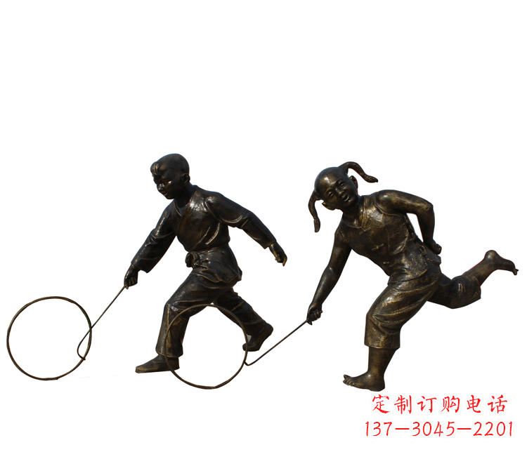 信阳公园滚铁环的儿童铜雕